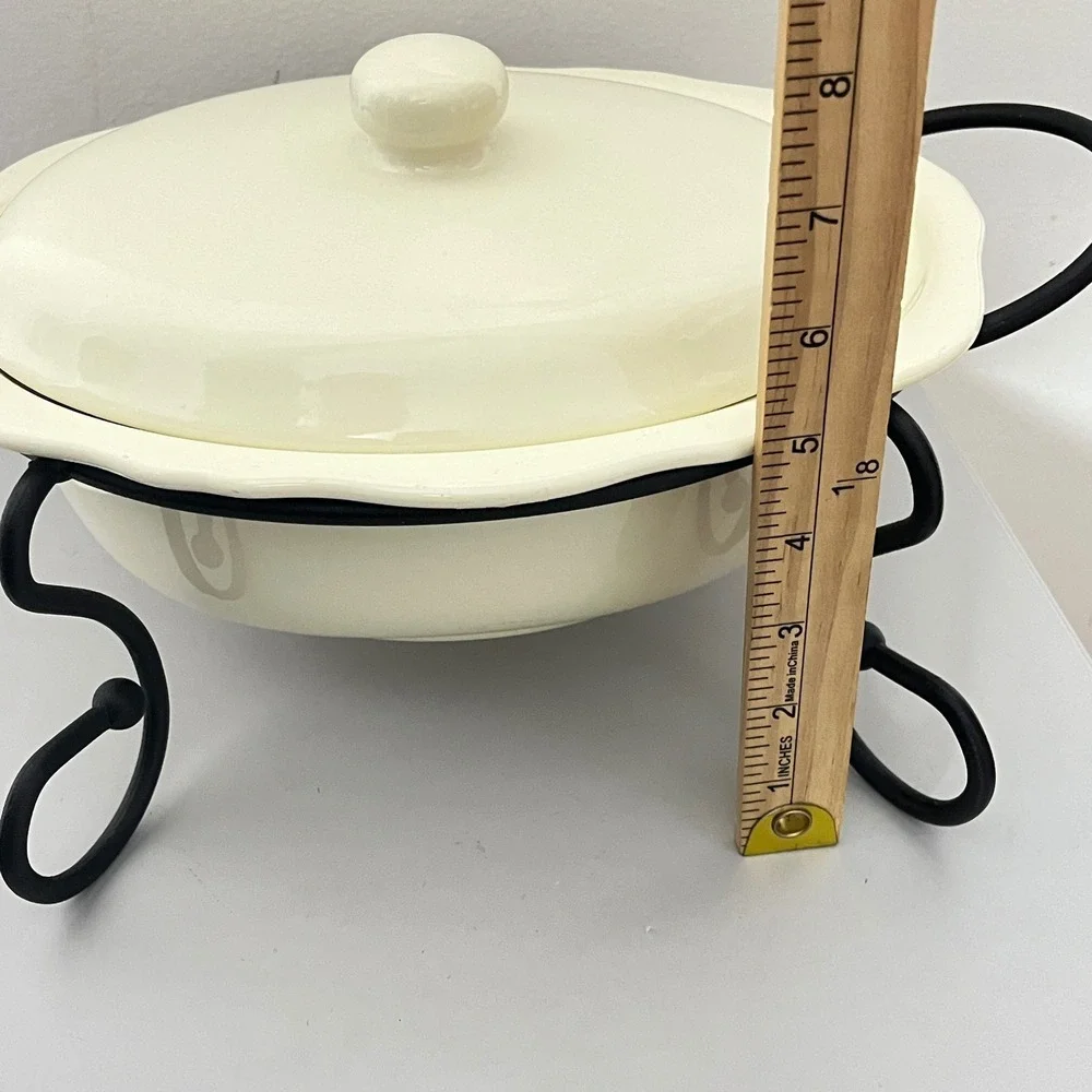 Hospitality Collection Casserole Dish  Cream Scalloped Metal Stand